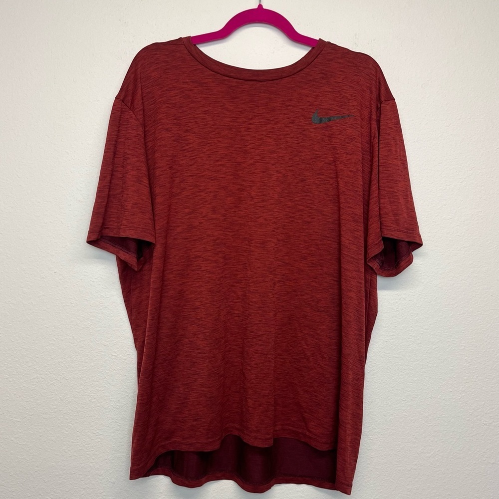 Pre-Loved Burgundy/Red Dri-Fit Short Sleeve Athletic Shirt - Nike